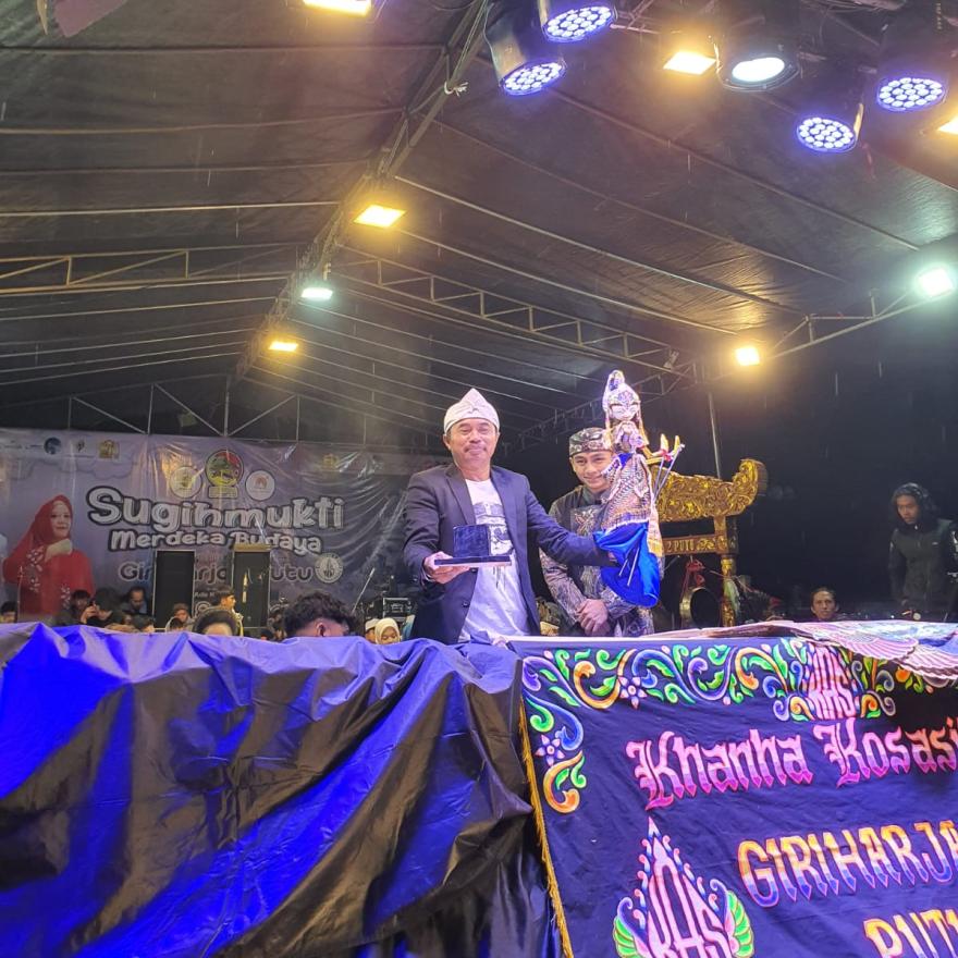 Pangelaran Wayang Desa Sugihmukti Dalam Rangka Memperingati HUT RI-80 